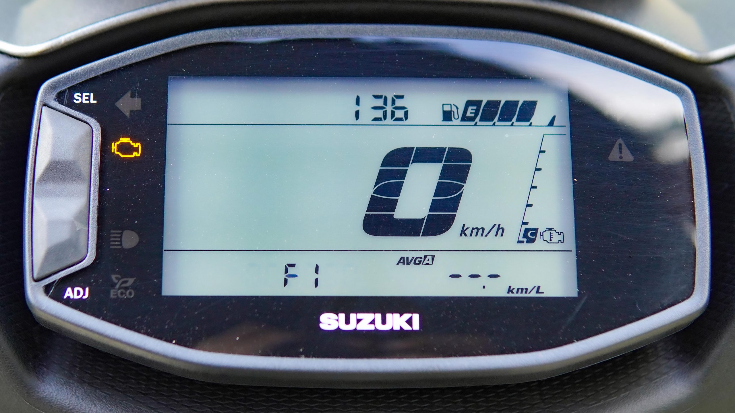 Standard Digital Meter in Suzuki Avenis