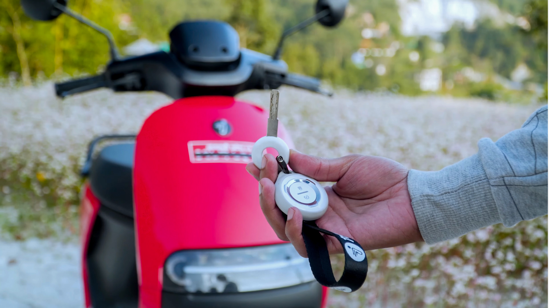Key Fob and Standard Key in Segway E100