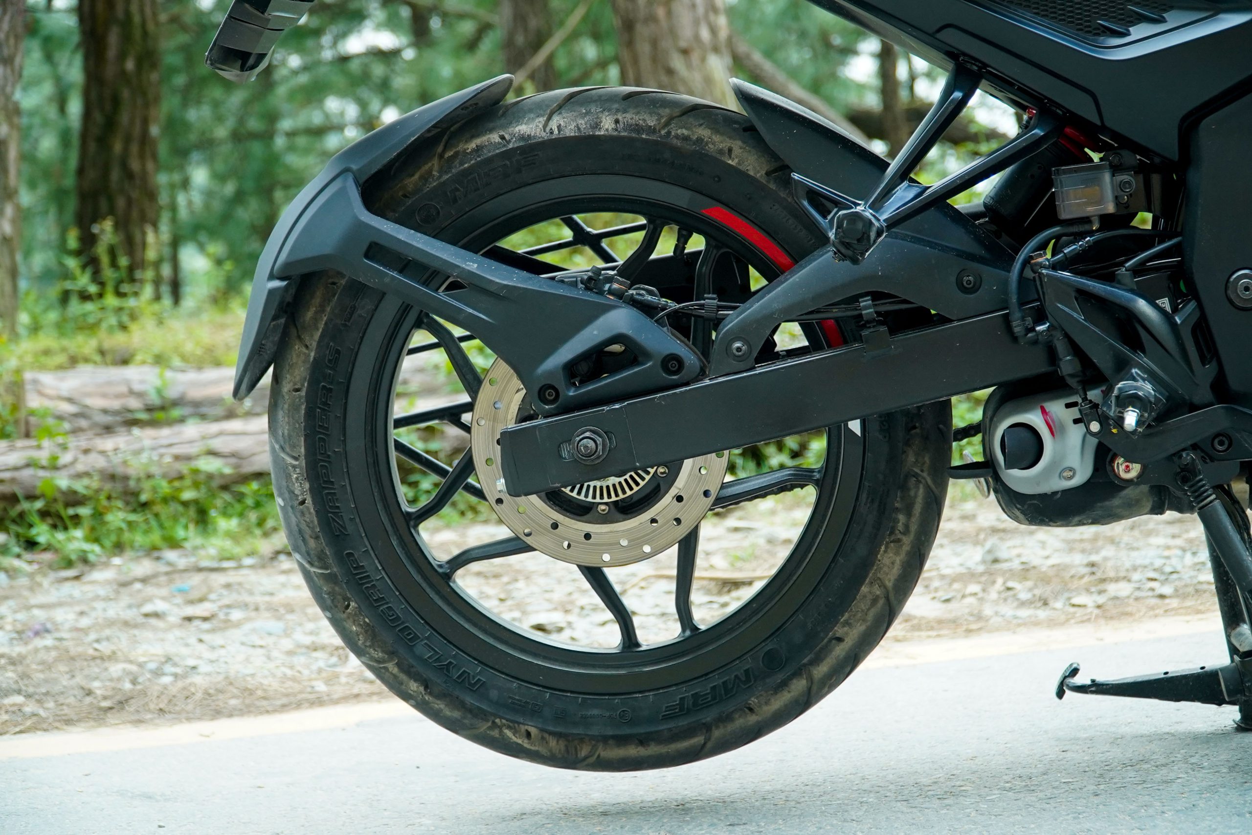 Rear Disc Braking in Bajaj Pulsar N160