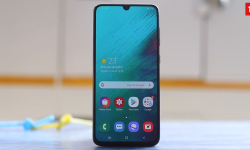 Samsung Galaxy A70 Review: Better option than the A50?