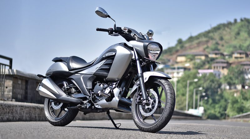 Suzuki Intruder 150 Angle View