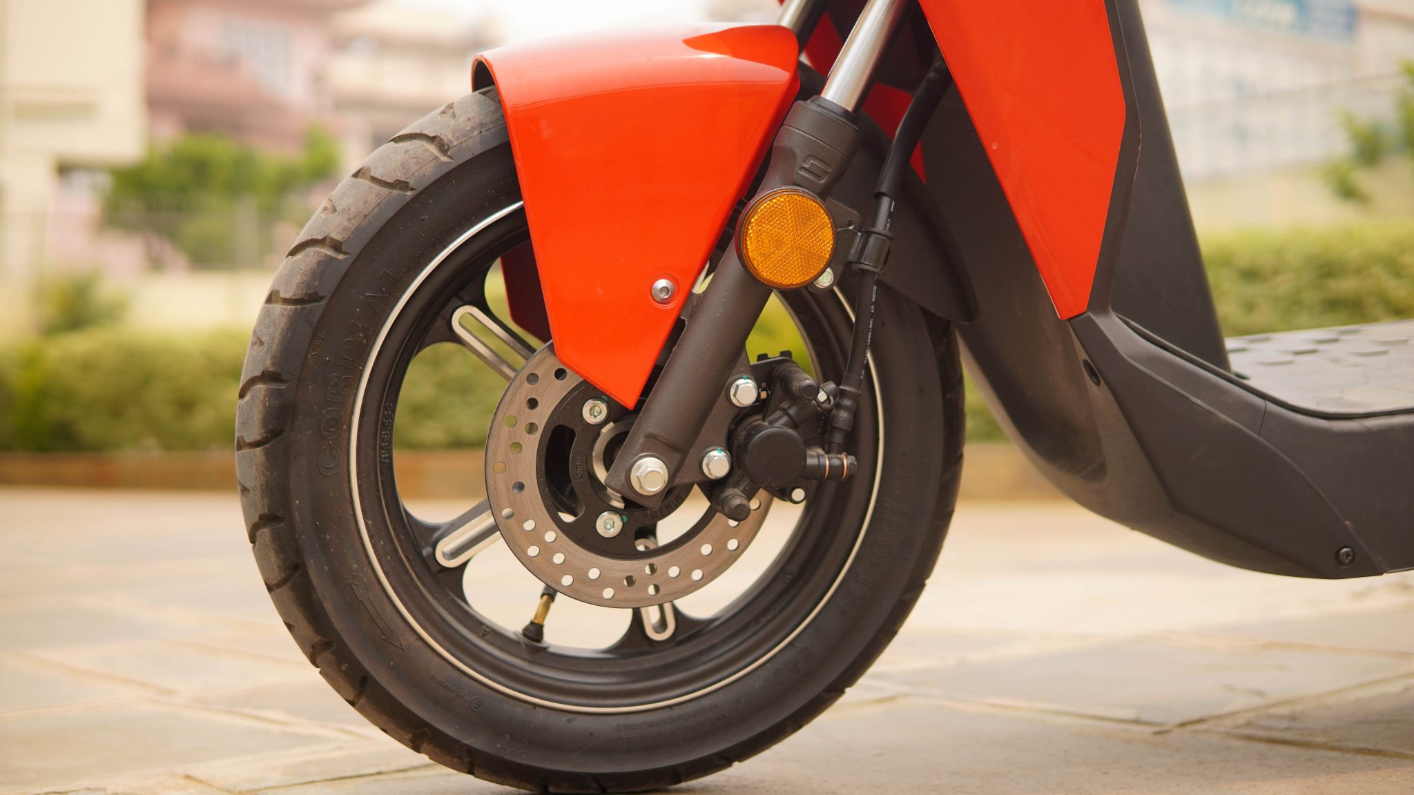 Super Soco CUx Review: Does Size Matter? | Electric Scooter, Specs
