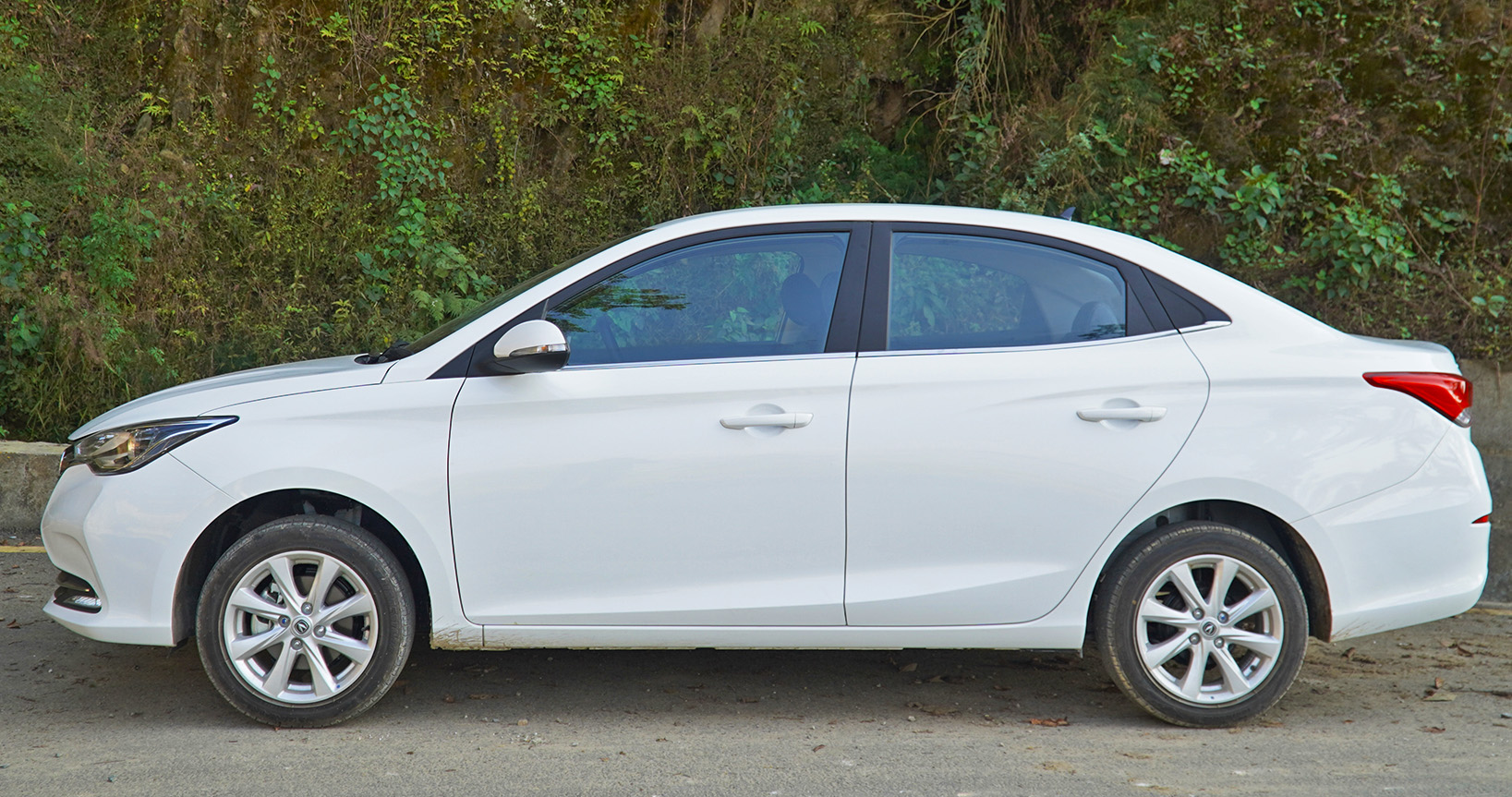 Changan Alsvin Side View