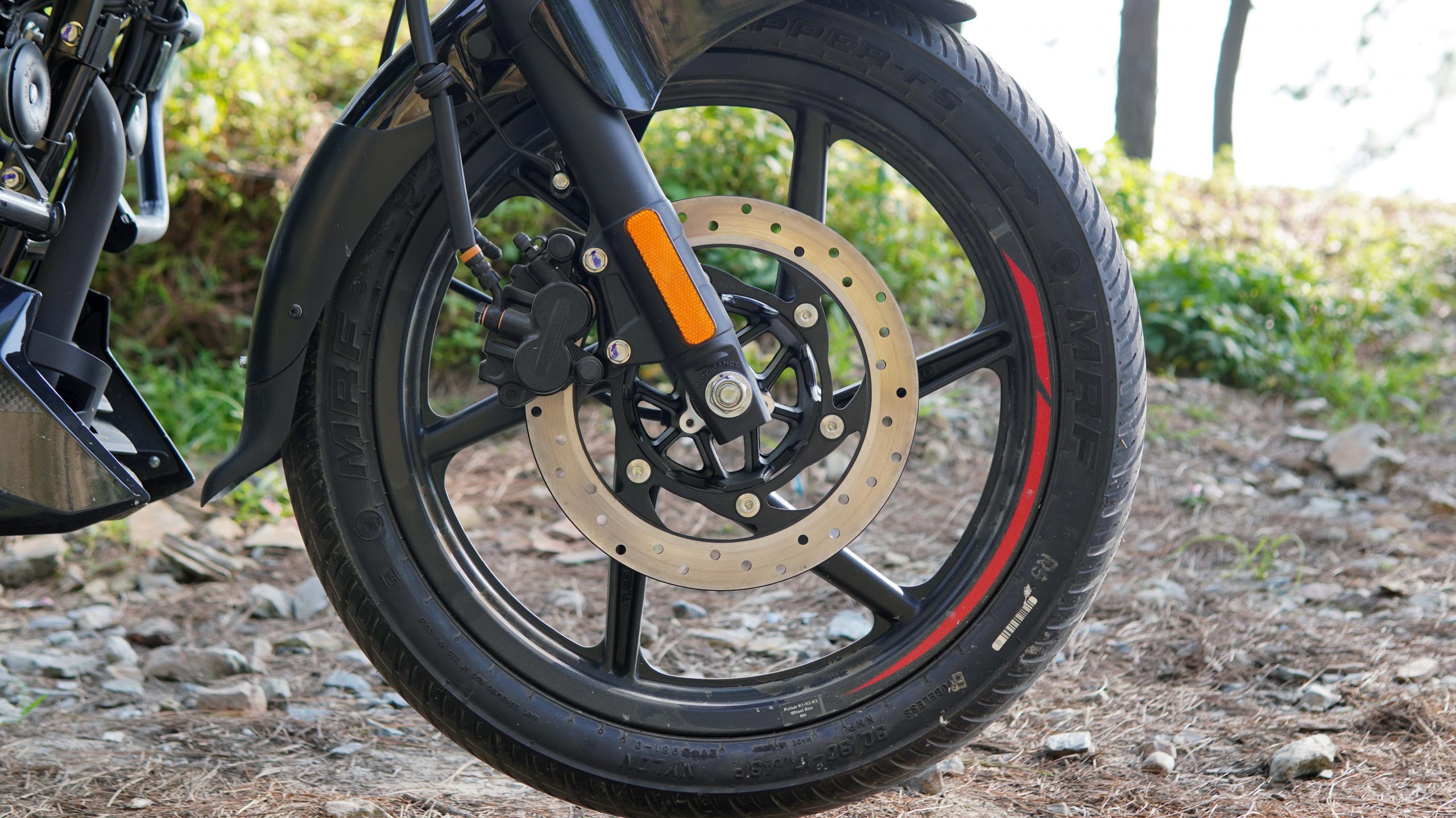 Larger Front Disc with Wider Tyre