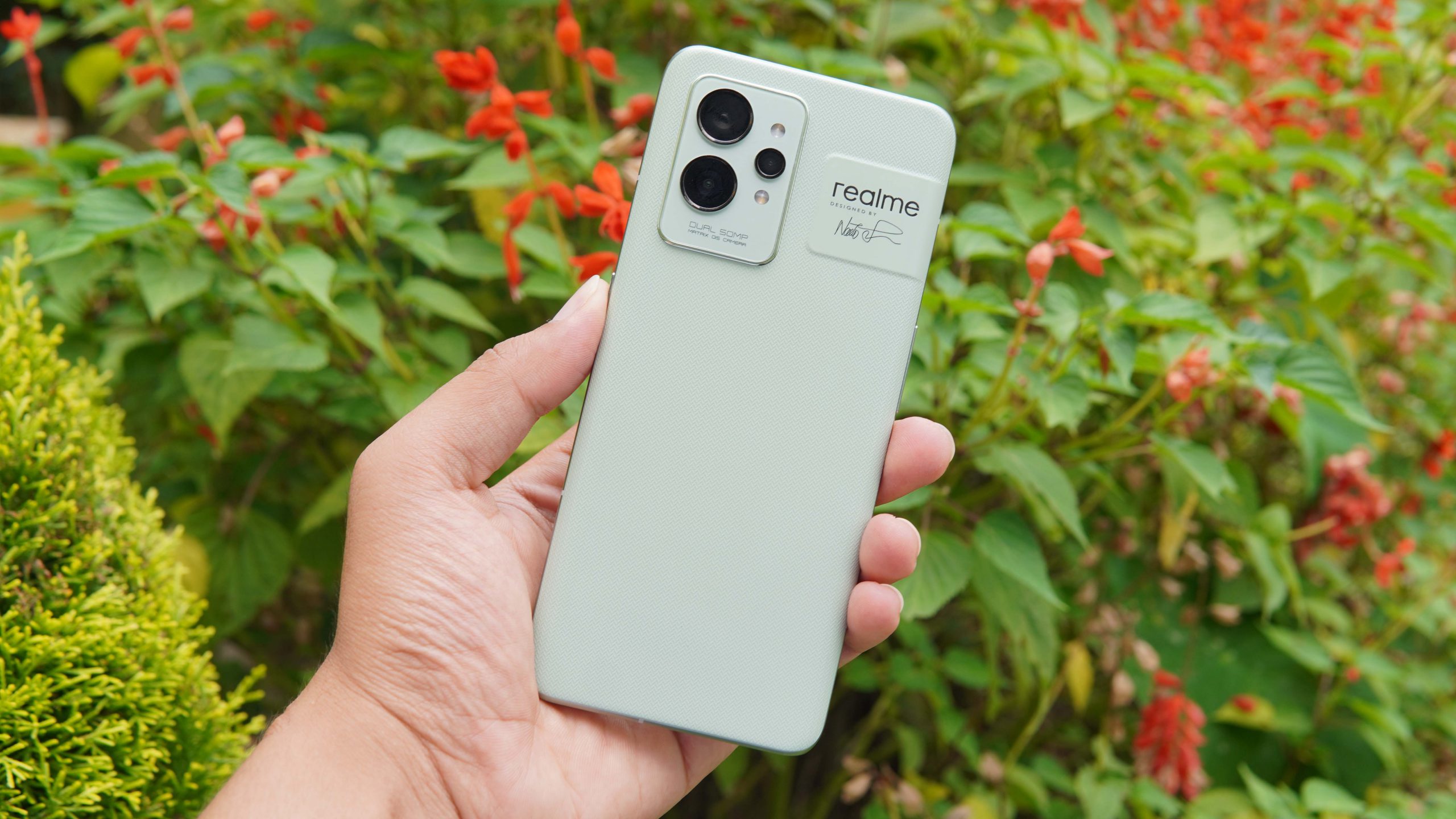 Realme GT 2 Pro review: A true flagship-class phone with a superb AMOLED  screen