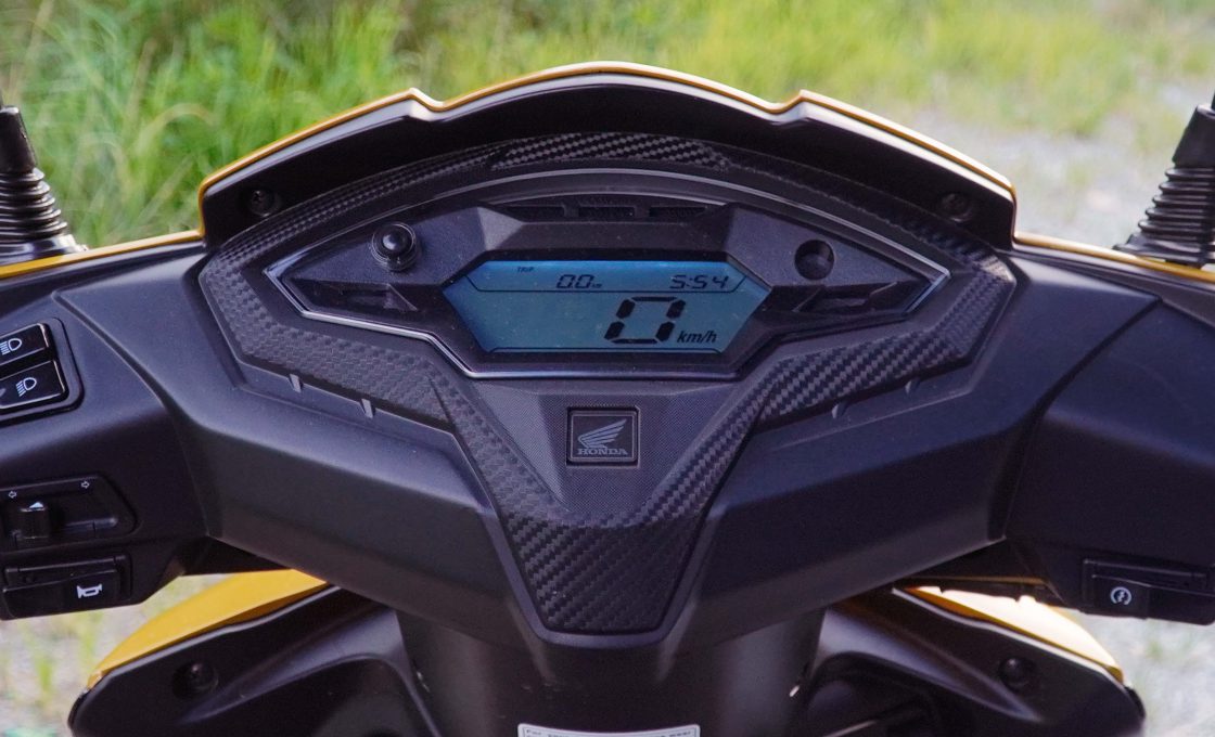 Honda Dio DLX Review: Simple Yet Practical!