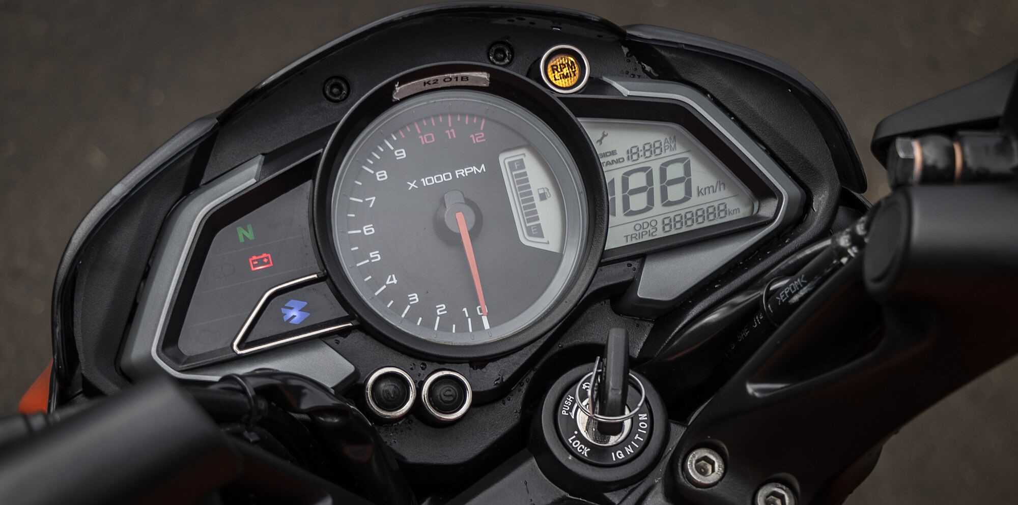 Instrument Cluster in Pulsar NS125