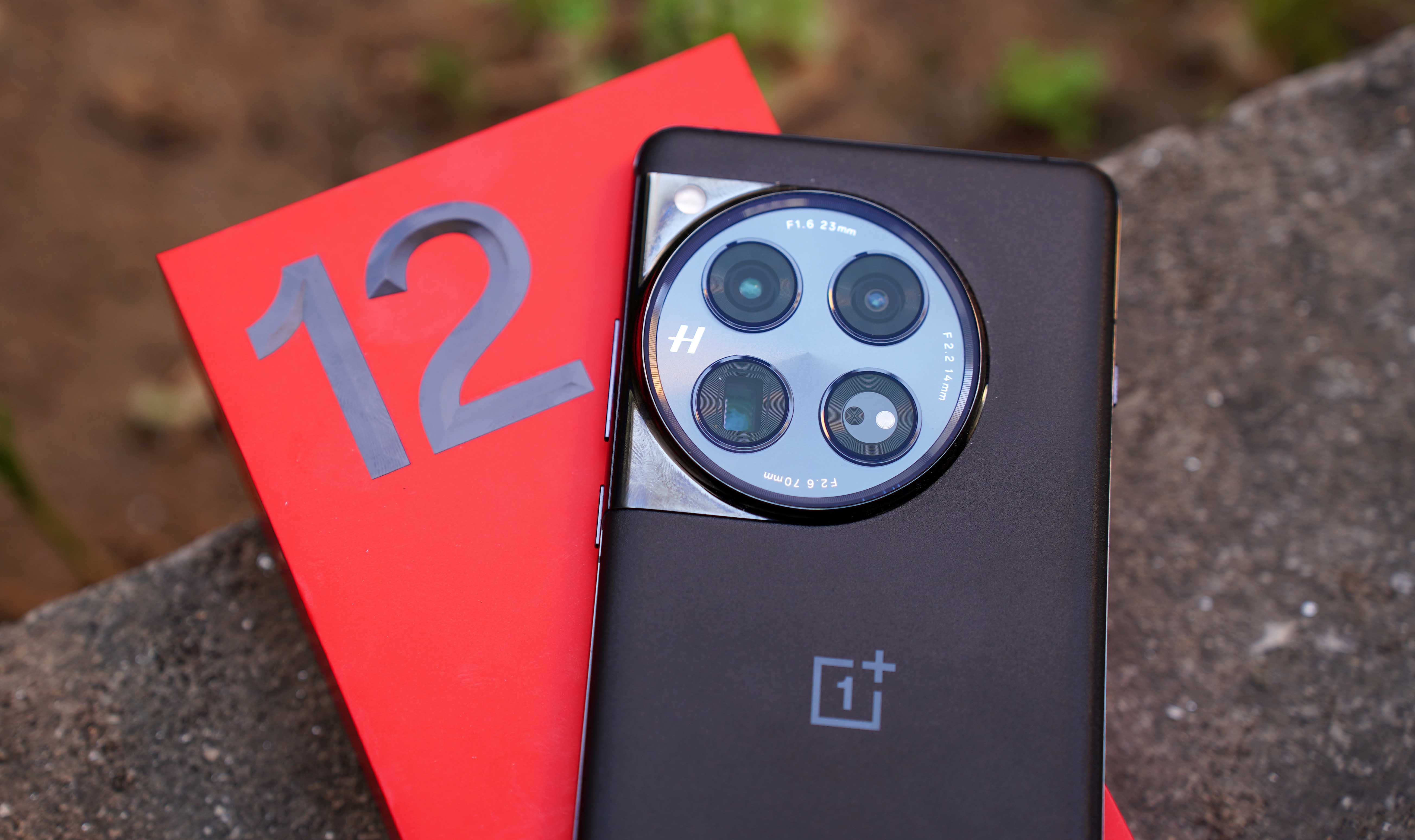 OnePlus 12 Review: Stellar Performance, Competitive Camera