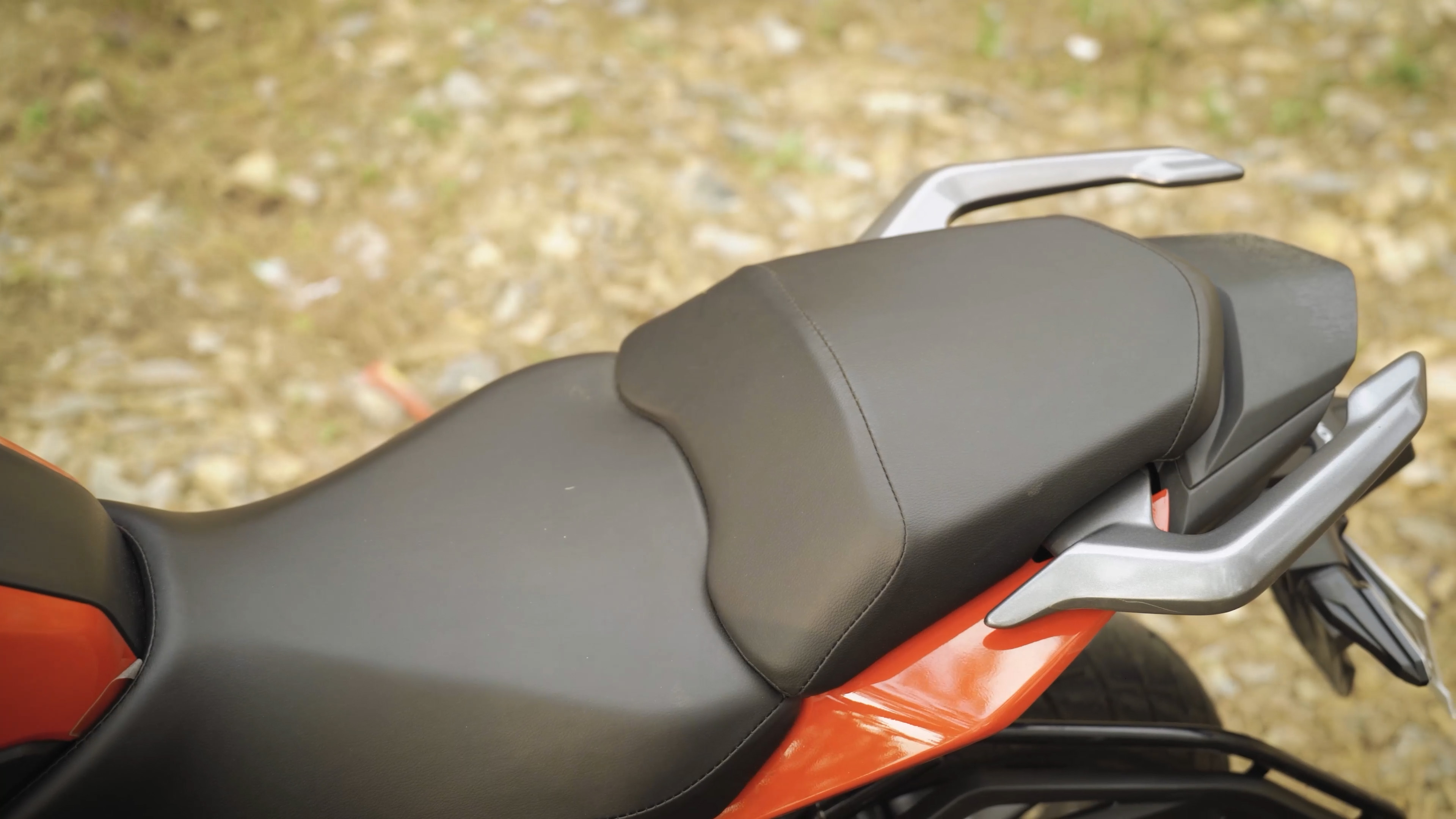 Split Seat Setup in Honda NX 200