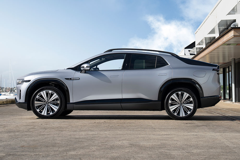 Side Styling in Deepal E07