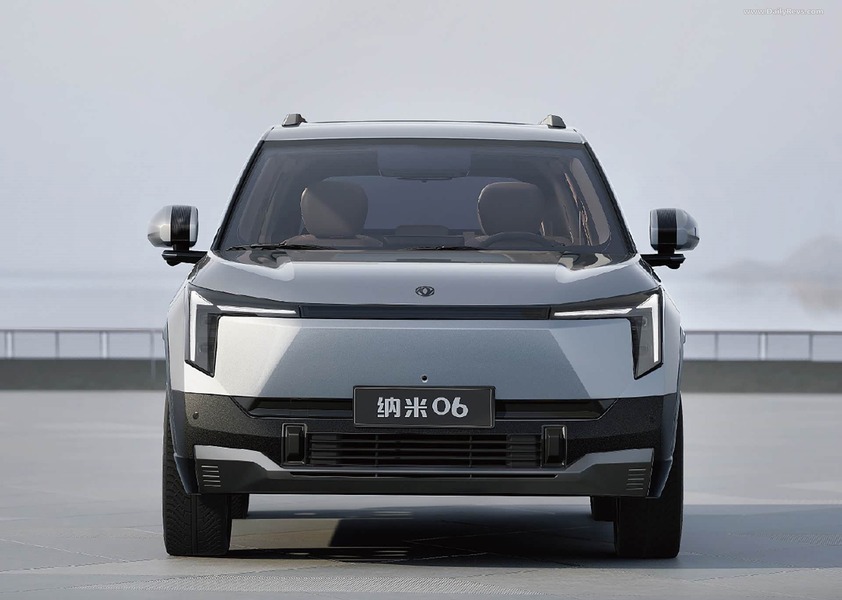 Front Styling in Dongfeng Nammi 06
