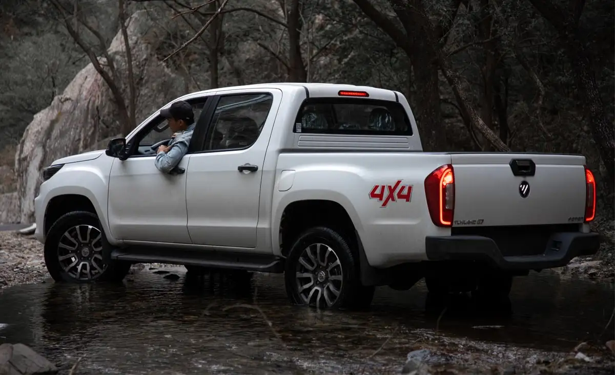 Side Styling in Foton Tunland G7