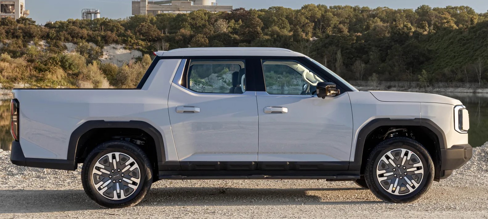 Side Styling in Maxus eTerron 9