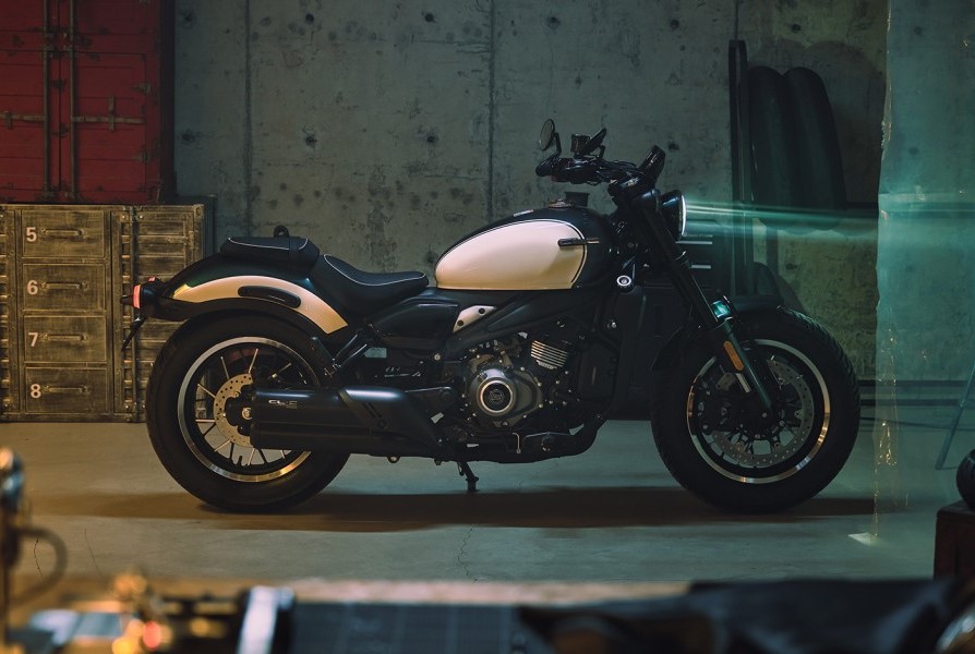 Side Styling in CFMoto 450 CL-C