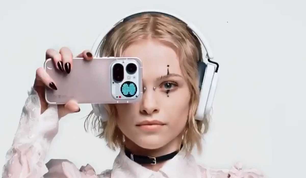 Nothing Phone (4a) Pro Pink