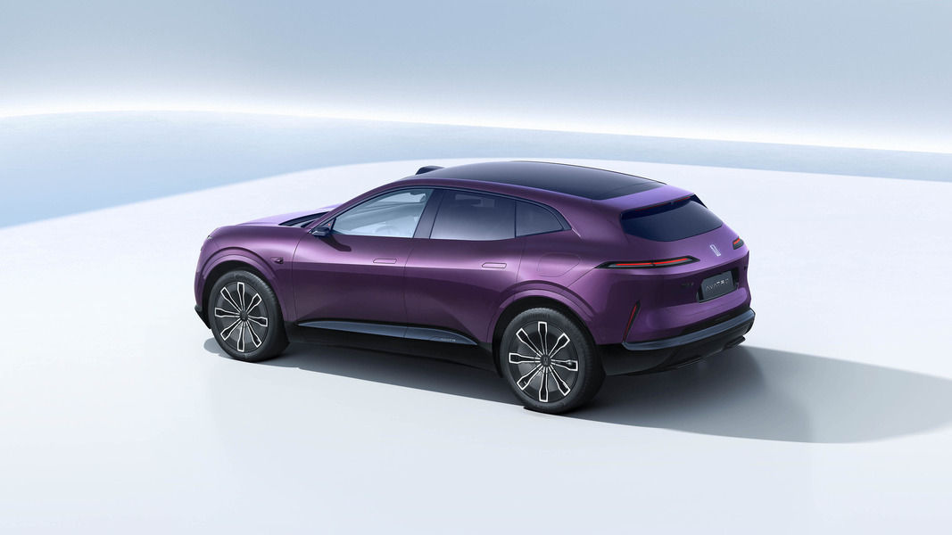 Side Styling in Avatr 07