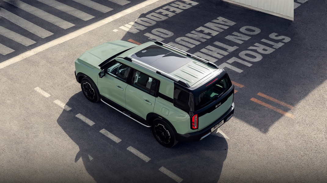 Side Styling in BAIC BJ30