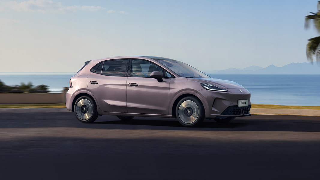 Side Styling in MG4 Urban